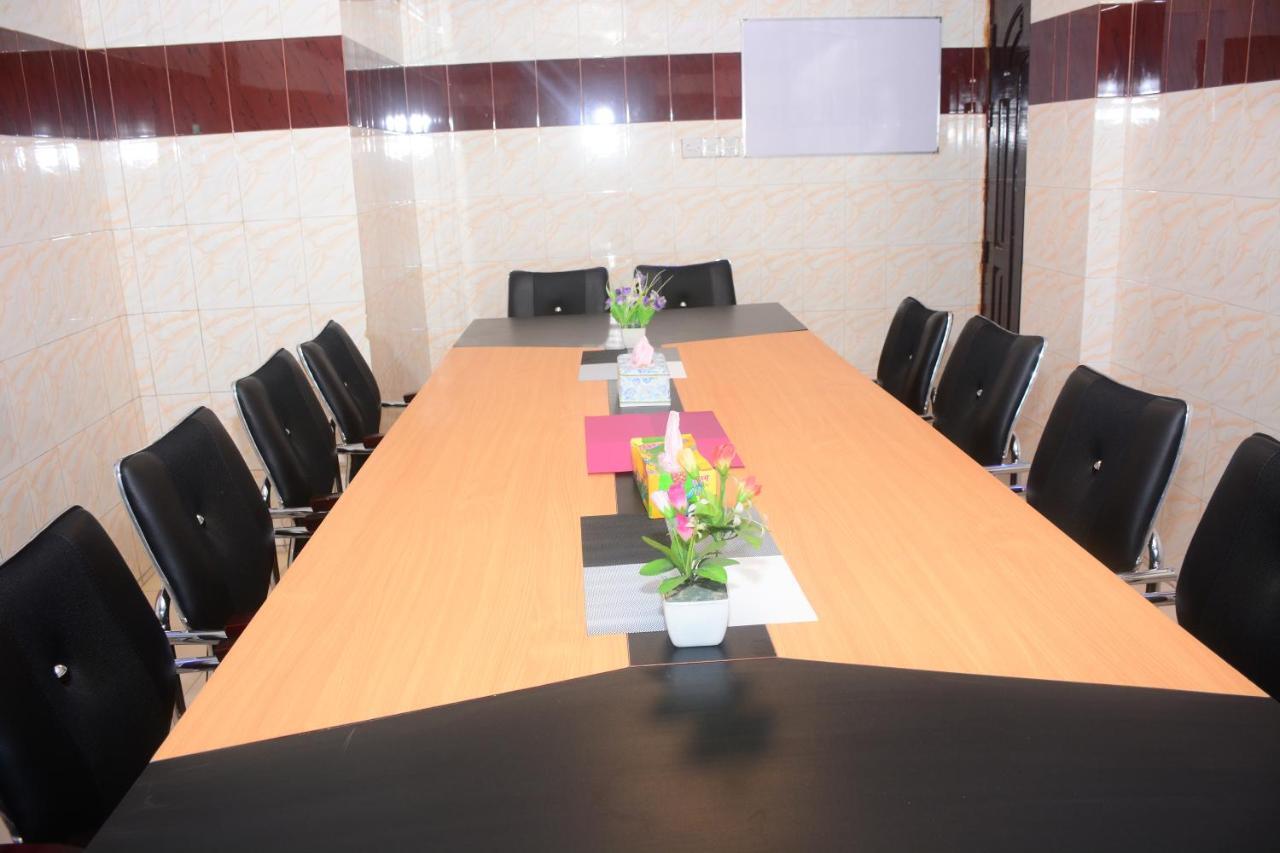 Hotel Hilton City Chittagong Extérieur photo