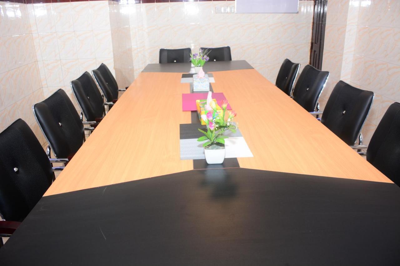 Hotel Hilton City Chittagong Extérieur photo